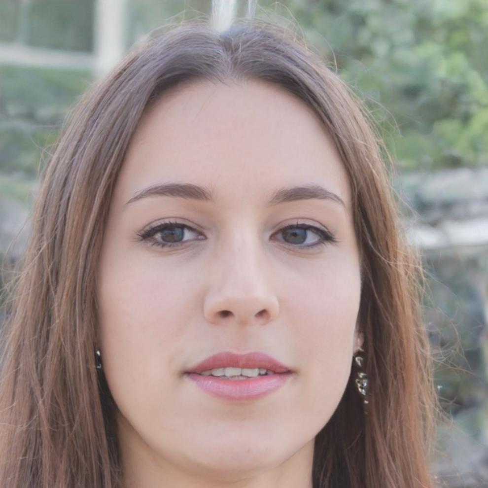 Ana Martínez, Analista Financiera